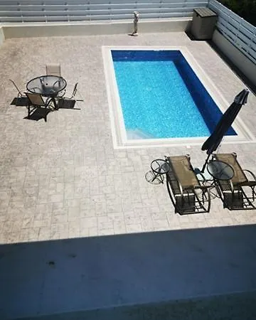 Plaza باراليمني